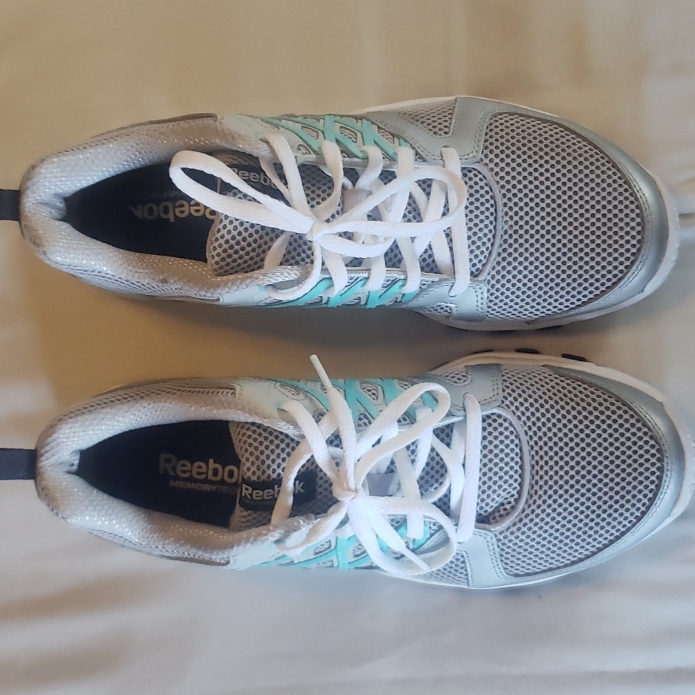 Reebok sneakers size 10
